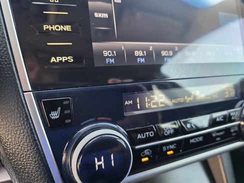 Used 2018 Subaru Outback 2.5i Premium image 16