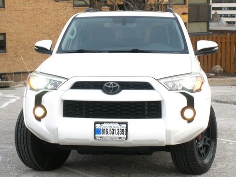 Used 2016 Toyota 4Runner SR5 Premium image 7