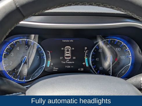 Used 2023 Chrysler Pacifica Touring-L FWD image 24
