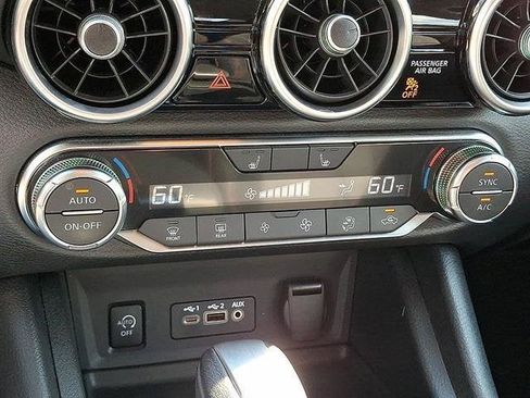 Certified 2024 Nissan Sentra SR FWD image 17