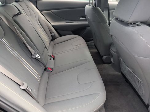 Used 2025 Hyundai Elantra SEL FWD image 30