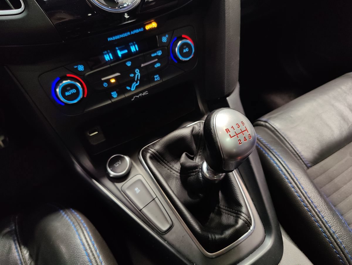 Used 2016 Ford Focus ST w/ Equipment Group 401A FWD image 31