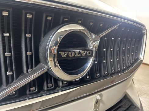 Used 2020 Volvo V60 T5 Cross Country w/ Protection Package Premier image 32