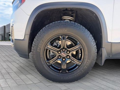 Used 2022 GMC Acadia AT4 w/ Technology Package AWD/4WD image 9