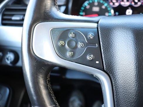 Used 2017 GMC Yukon XL SLT image 32