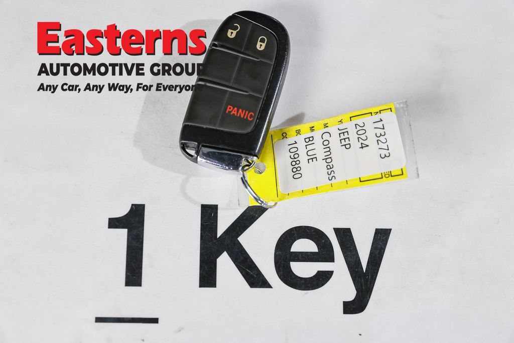 Used 2024 Jeep Compass Latitude AWD/4WD image 26