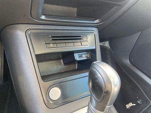 Used 2017 Volkswagen Tiguan Sport image 18