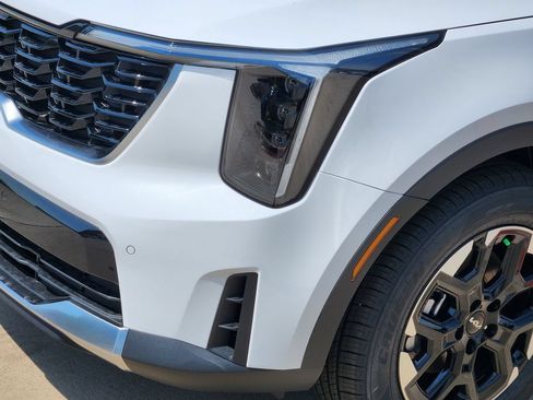 New 2026 Kia Sorento S FWD image 8