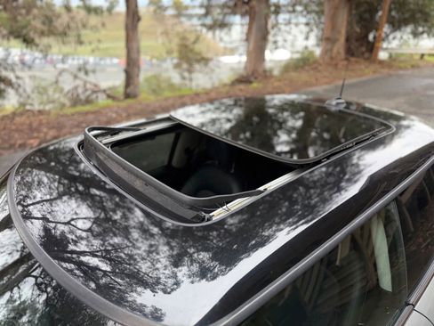 Used 2018 MINI Cooper 2-Door Hardtop image 15