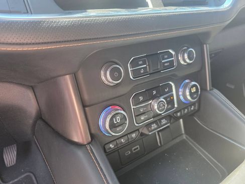 Used 2023 GMC Yukon XL AT4 w/ AT4 Premium Plus Package AWD/4WD image 14