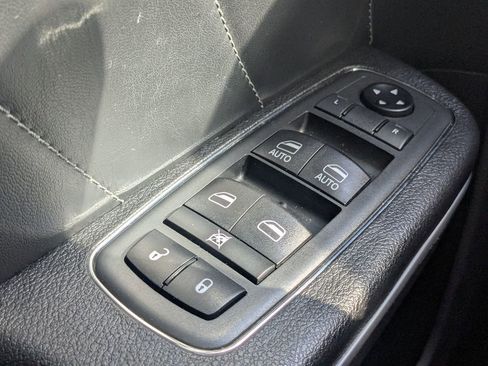 Used 2019 Dodge Charger Scat Pack w/ Dynamics Package image 10