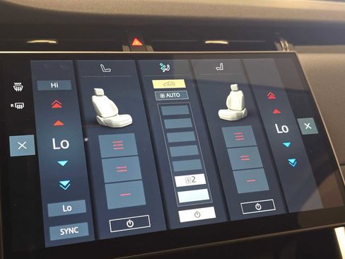 Certified 2025 Land Rover Discovery Sport S image 33