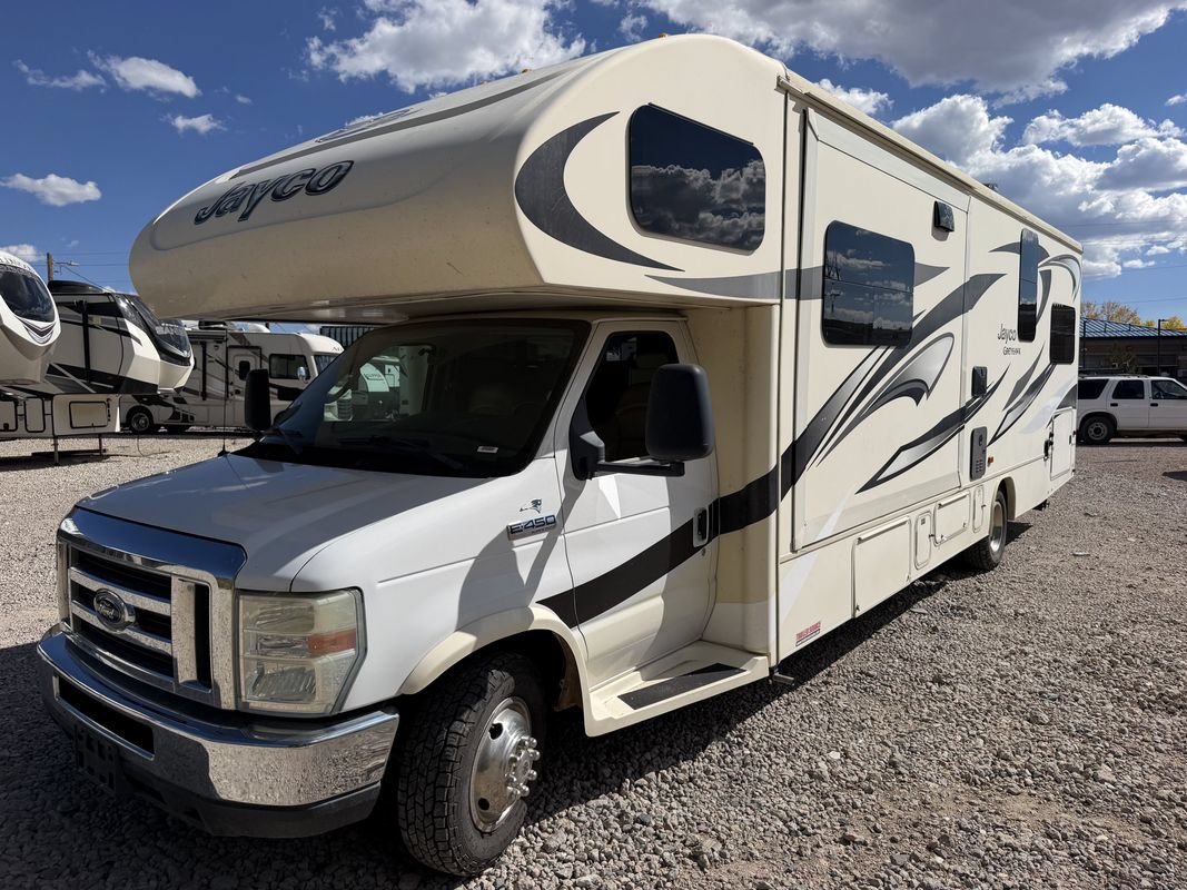 Used 2016 Ford E-450 and Econoline 450 Super Duty w/ Motorhome Prep Package RWD image 10
