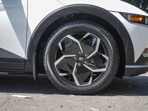 Used 2024 Hyundai Ioniq 5 SEL RWD image 9