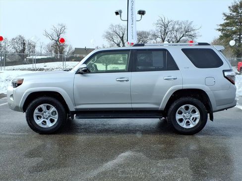 Used 2024 Toyota 4Runner SR5 Premium image 7