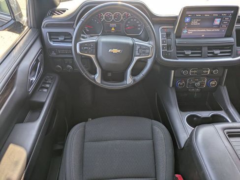 Used 2021 Chevrolet Suburban LS image 15