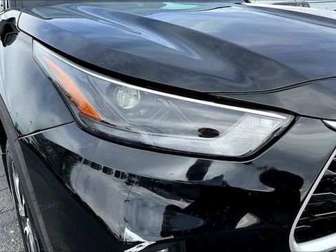 Used 2022 Toyota Highlander XLE AWD/4WD image 33