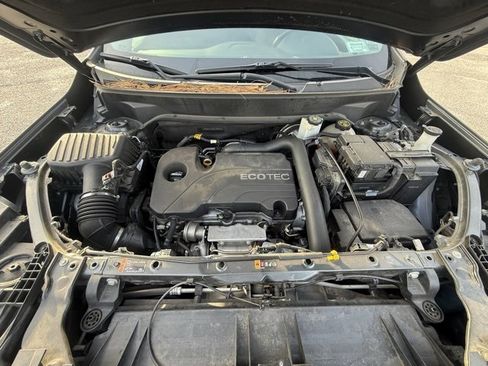 Used 2019 GMC Terrain SLE w/ Driver Convenience Package image 9