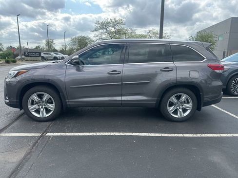 Used 2017 Toyota Highlander Limited w/ Protection Package #3 image 6