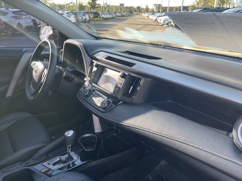 Used 2017 Toyota RAV4 Limited image 30