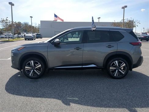 Used 2023 Nissan Rogue SL w/ SL Premium Package image 7