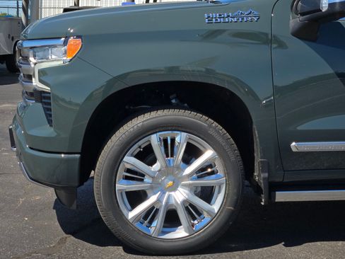 New 2026 Chevrolet Silverado 1500 High Country w/ High Country Premium Package AWD/4WD image 5