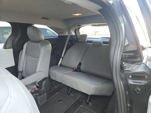 Used 2025 Toyota Sienna XLE w/ XLE Plus Package AWD/4WD image 20