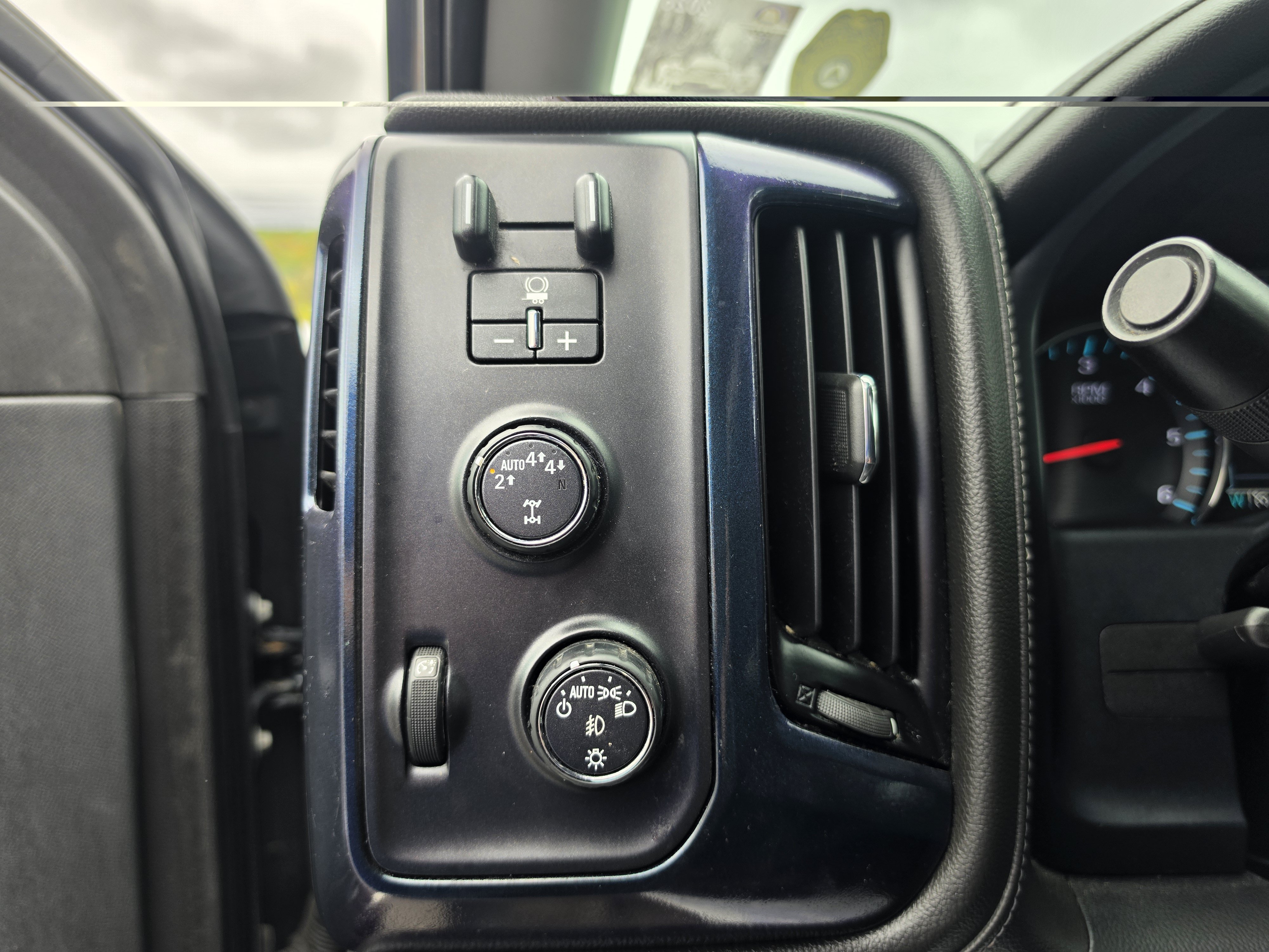Used 2017 GMC Sierra 1500 SLT w/ SLT Premium Package AWD/4WD image 17