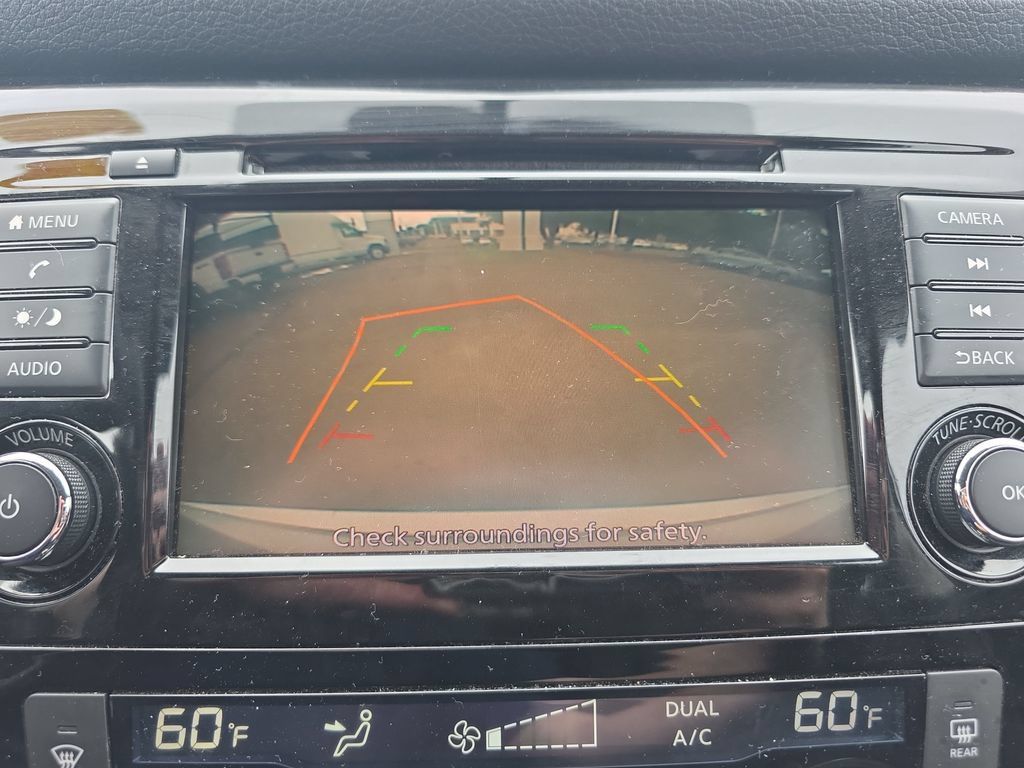 Used 2018 Nissan Rogue SV AWD/4WD image 34