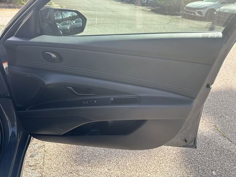 Used 2025 Hyundai Elantra SEL image 14