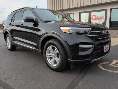 Used 2020 Ford Explorer XLT w/ Equipment Group 202A AWD/4WD image 2