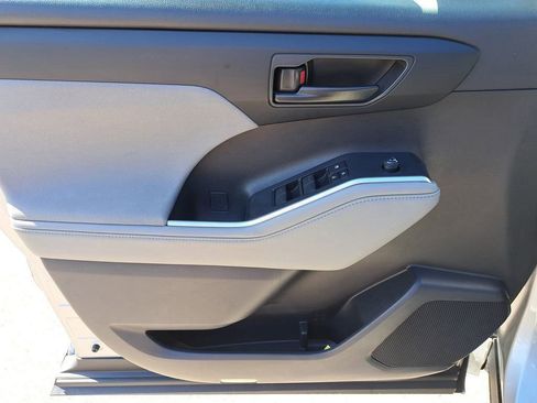 Certified 2024 Toyota Highlander LE image 15