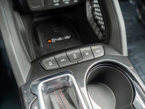 Used 2022 Chevrolet TrailBlazer RS w/ Technology Package AWD/4WD image 29
