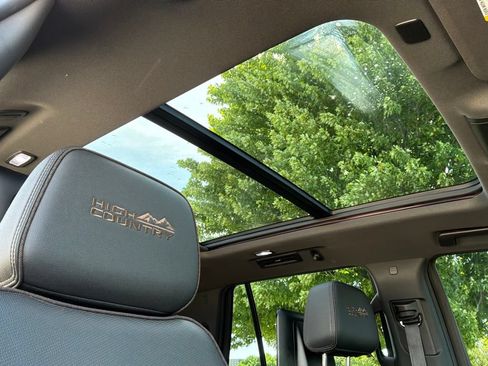 Used 2023 Chevrolet Tahoe High Country w/ Advanced Technology Package AWD/4WD image 37