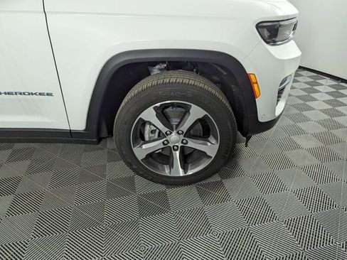 New 2024 Jeep Grand Cherokee Limited 4xe w/ Luxury Tech Group II image 6