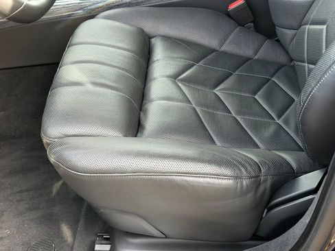 Used 2023 BMW 760i xDrive w/ Executive Package image 24