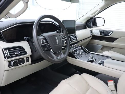 Used 2020 Lincoln Navigator L Reserve w/ Luxury Package AWD/4WD image 18