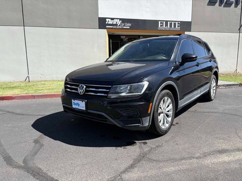 Used 2018 Volkswagen Tiguan S image 2