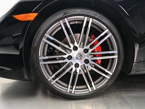 Used 2015 Porsche 911 Carrera 4 AWD/4WD image 9