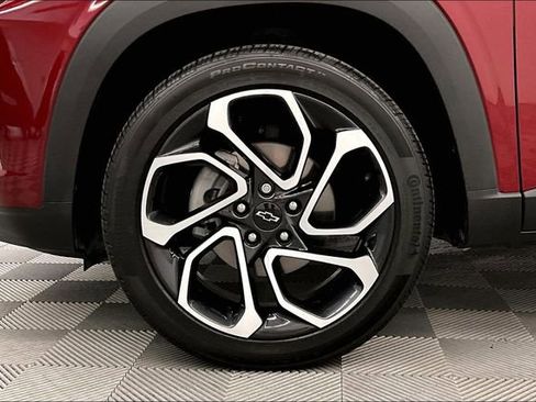 Used 2024 Chevrolet Trax RS w/ Sunroof Package image 10