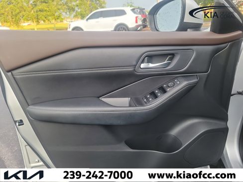 Used 2023 Nissan Rogue SV w/ SV Premium B Package FWD image 21