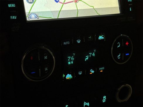 Used 2012 Chevrolet Tahoe LTZ image 16