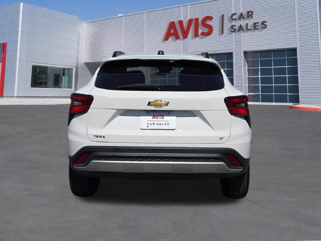 Used 2025 Chevrolet Trax LT w/ LT Convenience Package FWD image 7