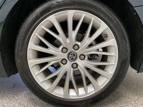 Used 2019 Toyota Camry XLE w/ Carpet Mat Package image 24