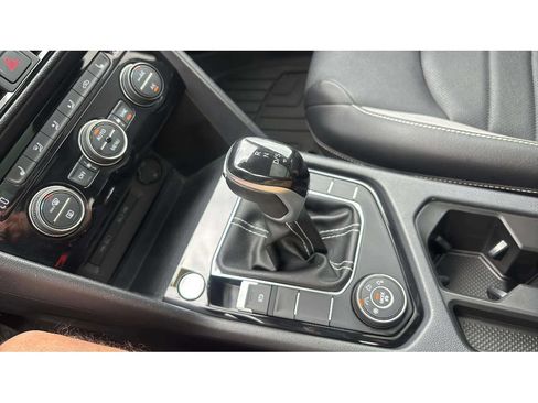 Used 2023 Volkswagen Taos SEL AWD/4WD image 31