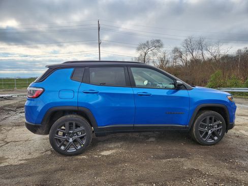 Used 2026 Jeep Compass Limited AWD/4WD image 15
