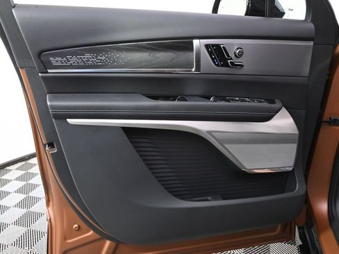 New 2027 Cadillac Vistiq Sport w/ LPO, Floor Liner Package AWD/4WD image 26