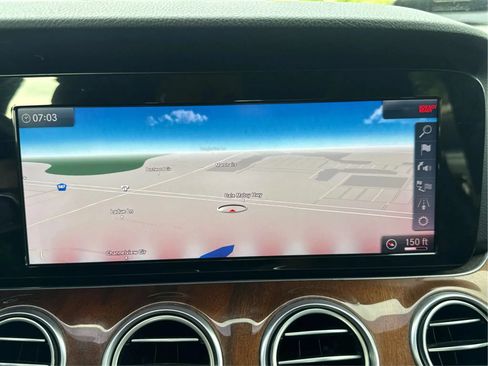 Used 2018 Mercedes-Benz E 300 4MATIC w/ Premium 1 Package image 18