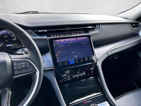 Used 2023 Jeep Grand Cherokee L Limited image 8