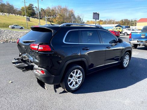 Used 2018 Jeep Cherokee Latitude image 5